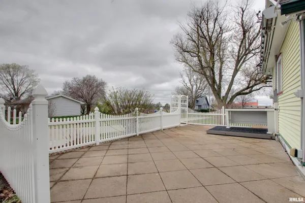 $265,000 | 309 West Edwards Street, Payson, IL 62360