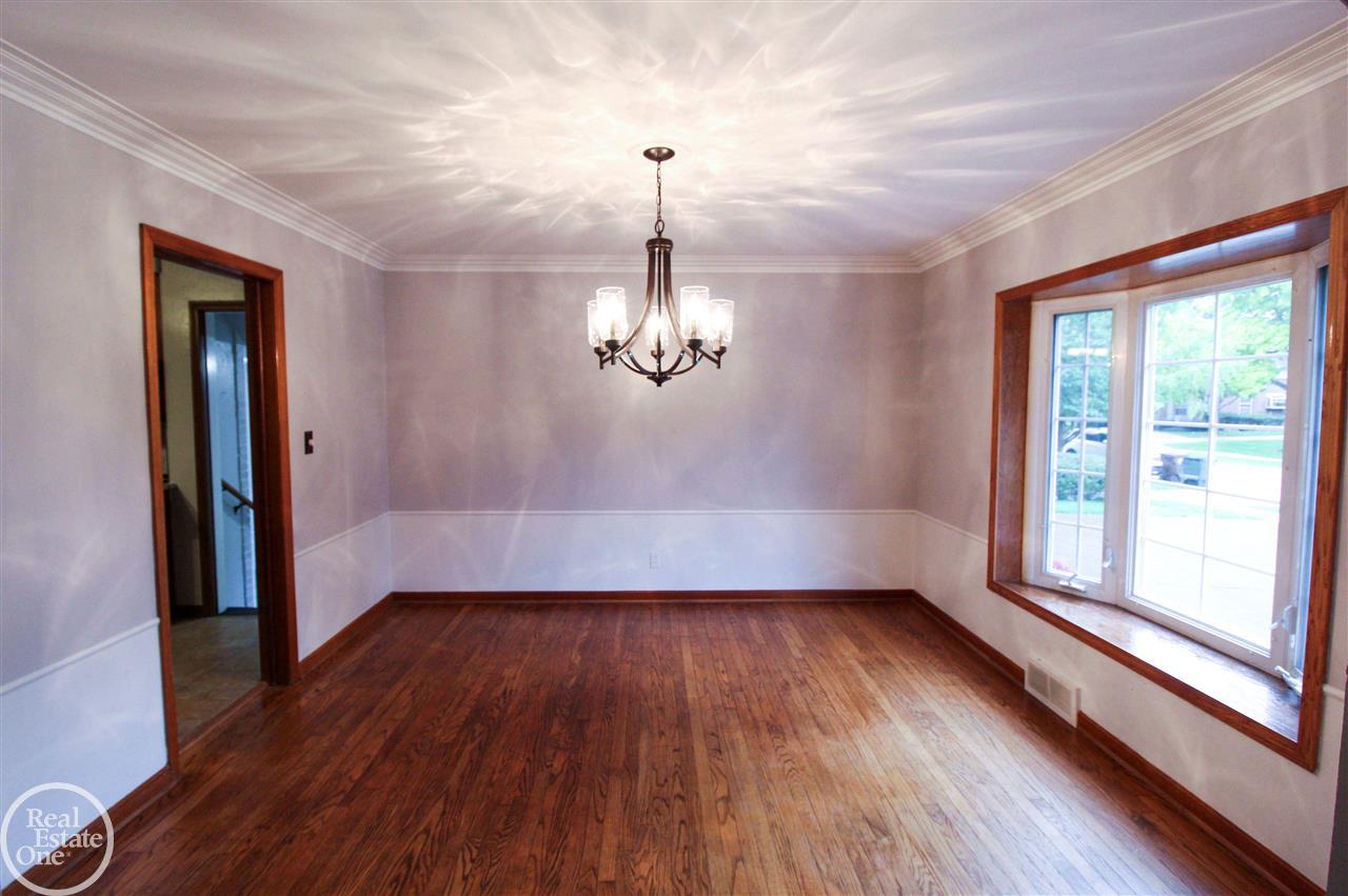 1500 North Renaud Road Grosse Pointe, MI 48236 - Photo 7 of 36 50057167-6.JPG