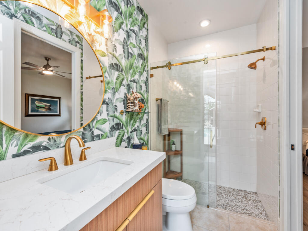 178 Tahiti Road Marco Island, FL 34145 - Photo 17 of 40 178-tahiti-rd-marco-island-fl-34145-bath