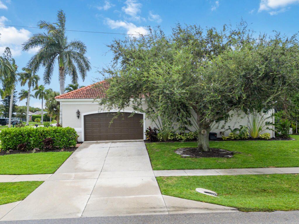 178 Tahiti Road Marco Island, FL 34145 - Photo 28 of 40 178-tahiti-rd-marco-island-fl-34145-gara