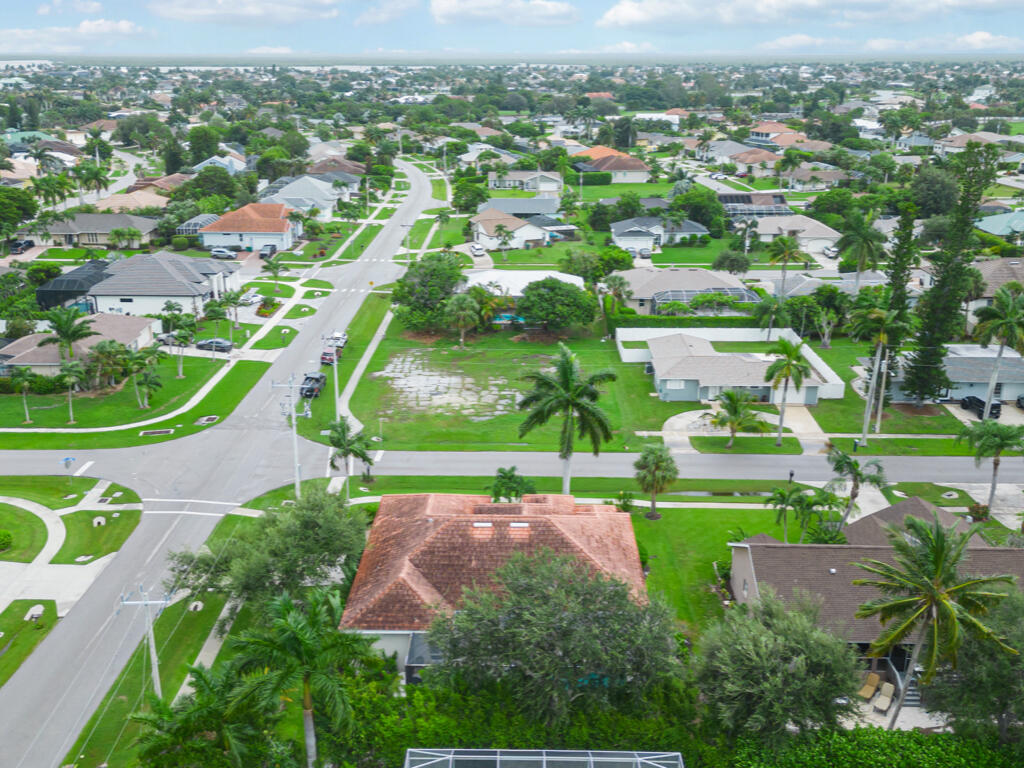 178 Tahiti Road Marco Island, FL 34145 - Photo 34 of 40 178-tahiti-rd-marco-island-fl-34145-aeri