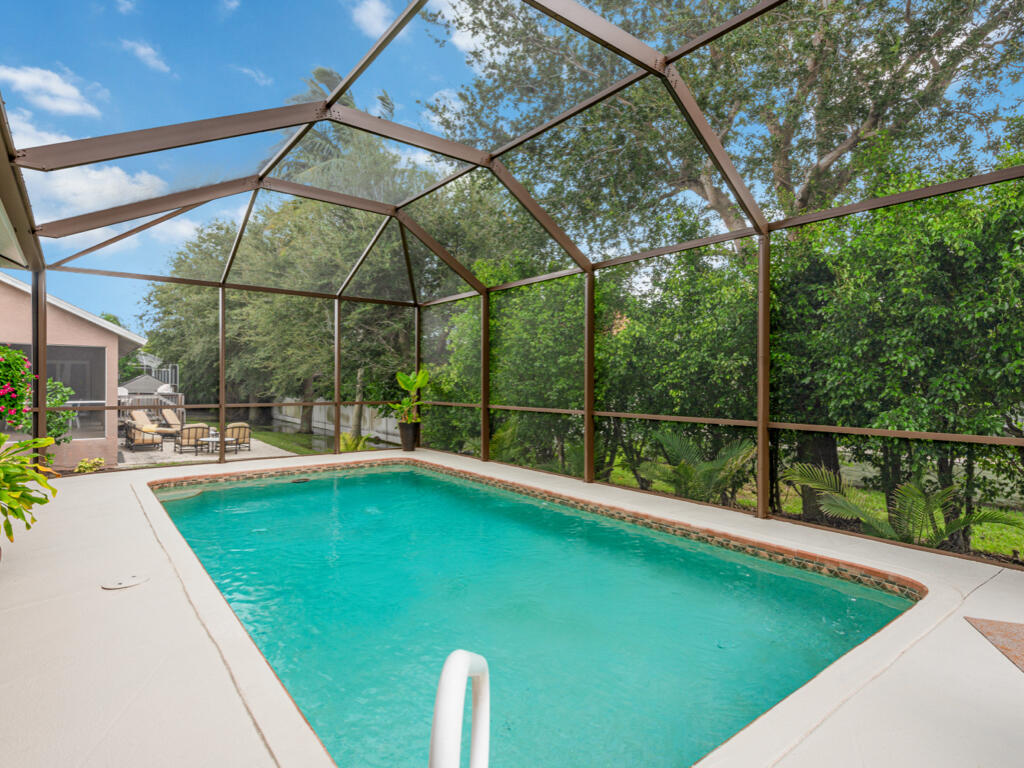 178 Tahiti Road Marco Island, FL 34145 - Photo 36 of 40 178-tahiti-rd-marco-island-fl-34145-pool