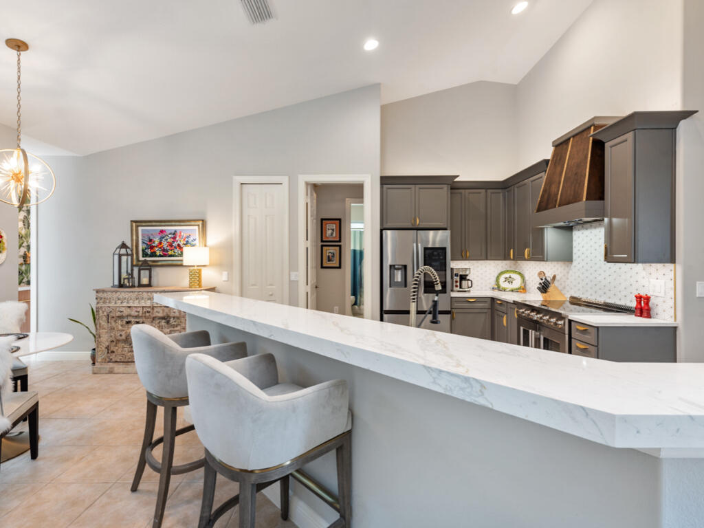 178 Tahiti Road Marco Island, FL 34145 - Photo 8 of 40 178-tahiti-rd-marco-island-fl-34145-kitc