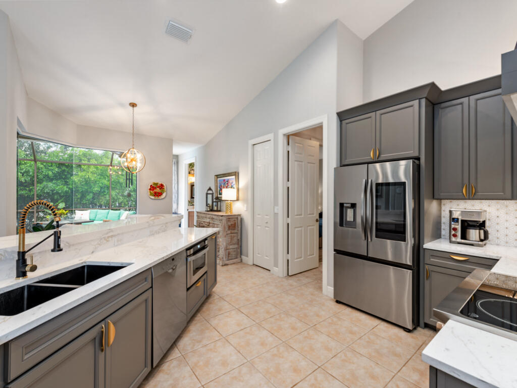 178 Tahiti Road Marco Island, FL 34145 - Photo 9 of 40 178-tahiti-rd-marco-island-fl-34145-kitc