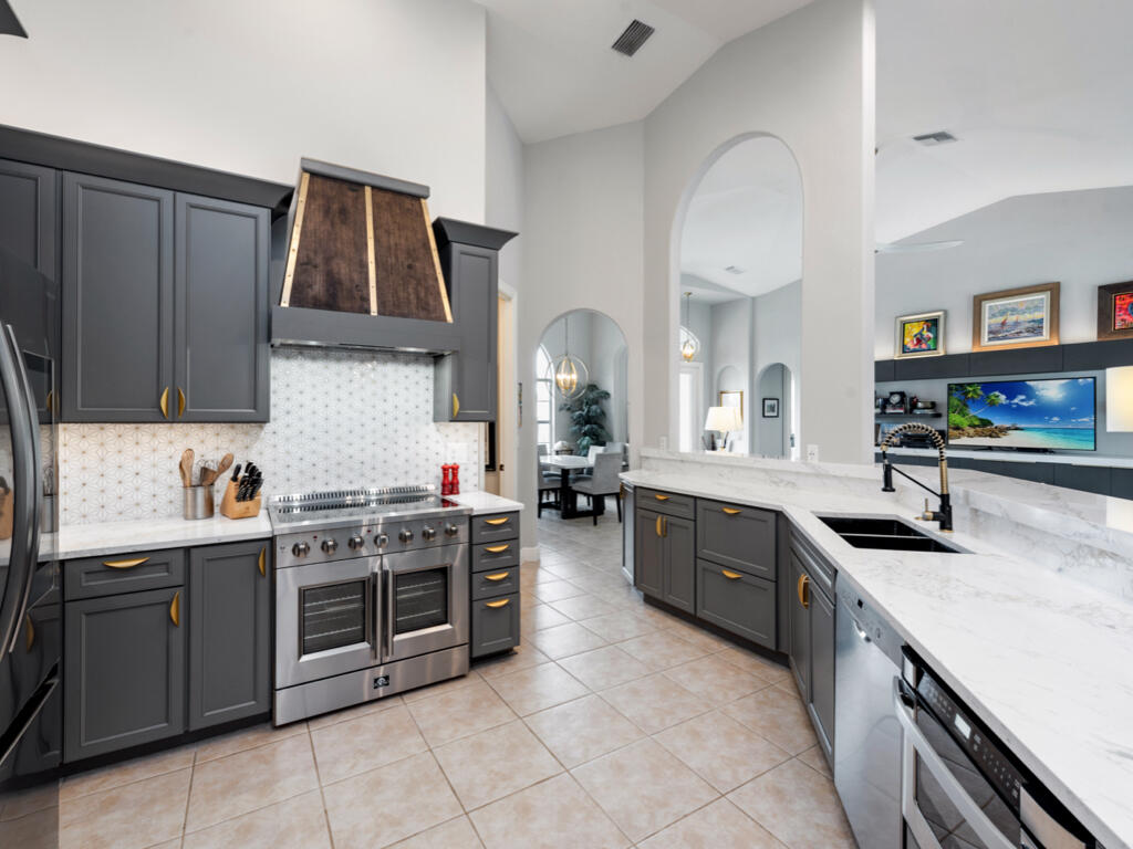 178 Tahiti Road Marco Island, FL 34145 - Photo 10 of 40 178-tahiti-rd-marco-island-fl-34145-kitc