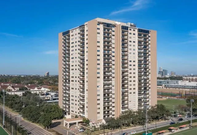 $599,900 | 2929 Buffalo Speedway, Unit A303, Houston, TX 77098