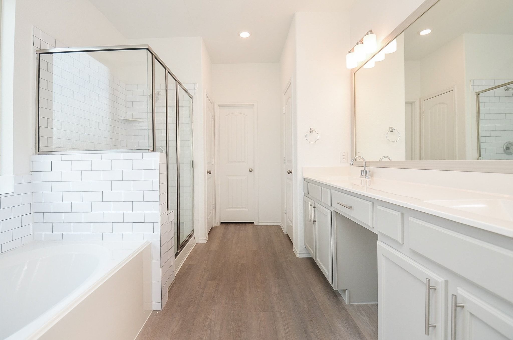 3820 Vista Grove Court Rosenberg, TX 77469 - Photo 25 of 36 Primary Bathroom