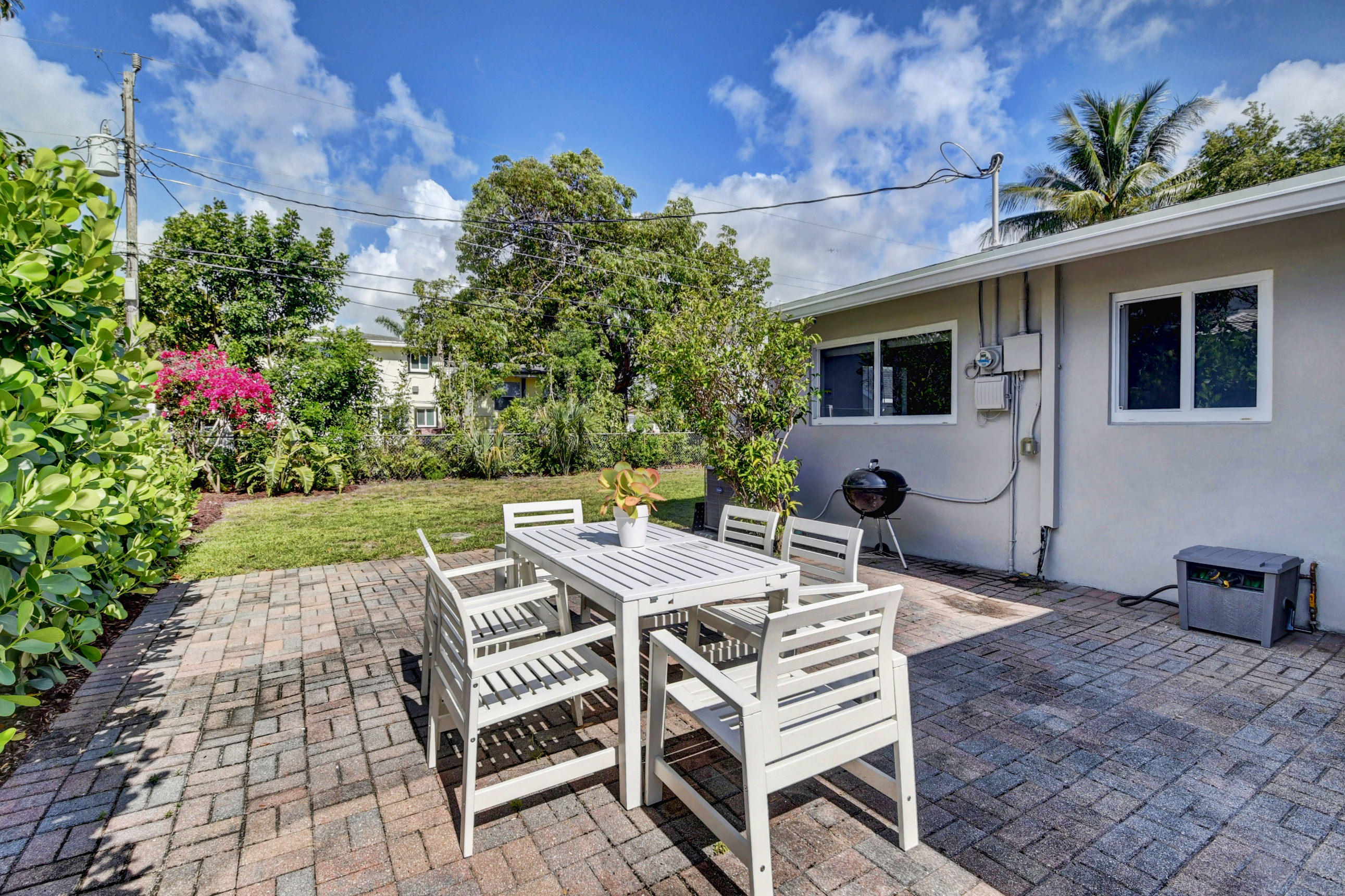 601 Northwest 14th Avenue Boca Raton, FL 33486 - Photo 16 of 38 Dine Al Fresco!