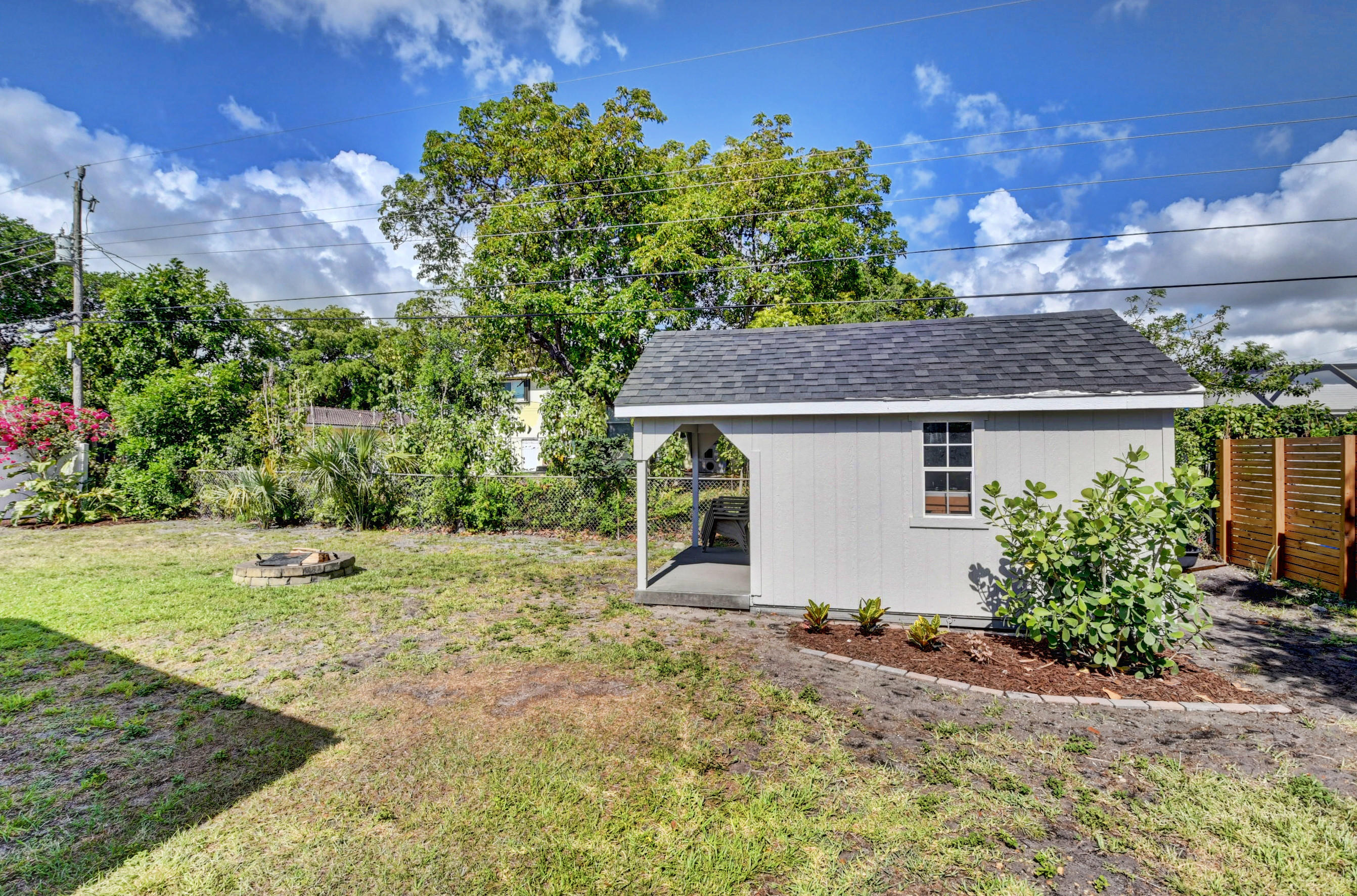 601 Northwest 14th Avenue Boca Raton, FL 33486 - Photo 29 of 38 Firepit in back