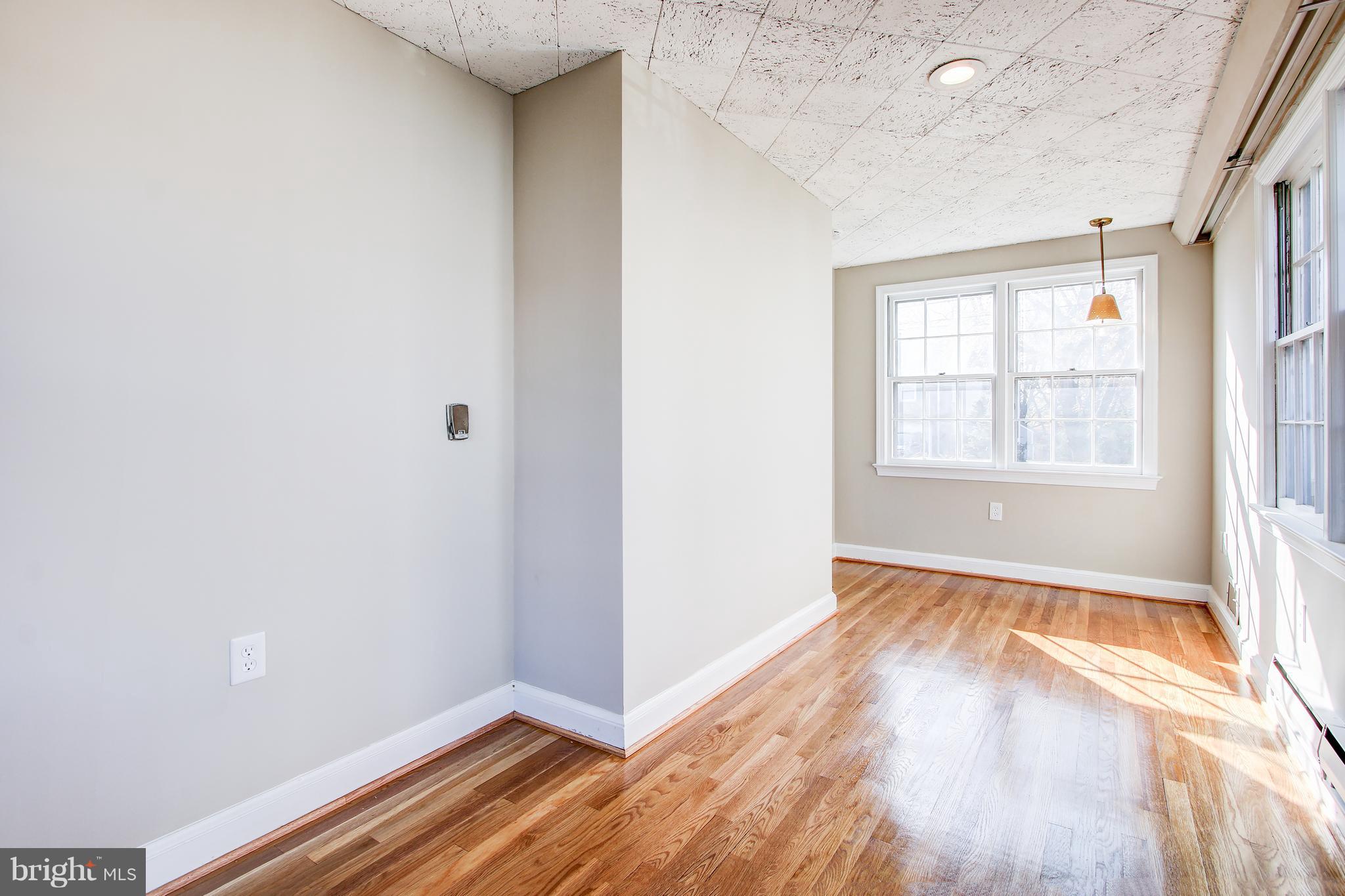 9521 Biltmore Drive Silver Spring, MD 20901 - Photo 12 of 28 Office/Den