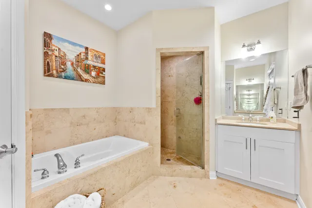 $3,950 | 3056 North Clybourn Avenue, Unit 1N, Chicago, IL 60618