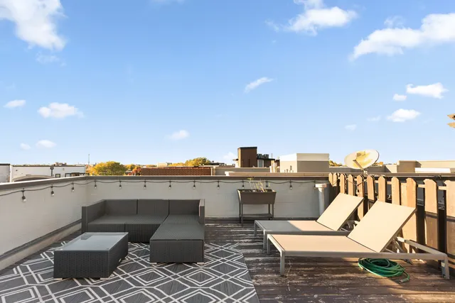 $3,950 | 3056 North Clybourn Avenue, Unit 1N, Chicago, IL 60618