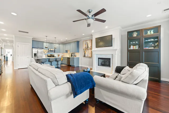 $3,950 | 3056 North Clybourn Avenue, Unit 1N, Chicago, IL 60618