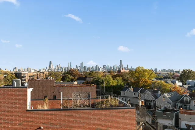 $3,950 | 3056 North Clybourn Avenue, Unit 1N, Chicago, IL 60618