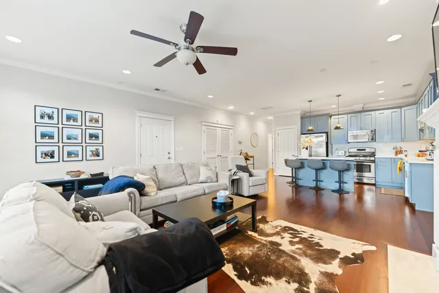 $3,950 | 3056 North Clybourn Avenue, Unit 1N, Chicago, IL 60618