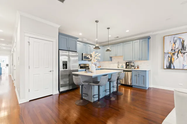 $3,950 | 3056 North Clybourn Avenue, Unit 1N, Chicago, IL 60618