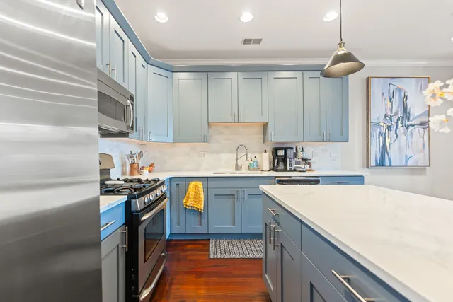 $3,950 | 3056 North Clybourn Avenue, Unit 1N, Chicago, IL 60618