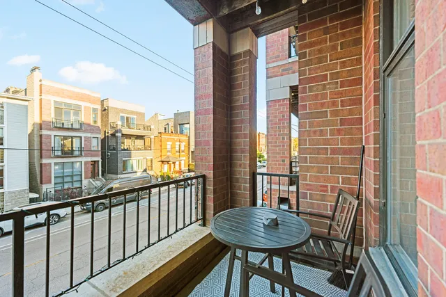 $3,950 | 3056 North Clybourn Avenue, Unit 1N, Chicago, IL 60618