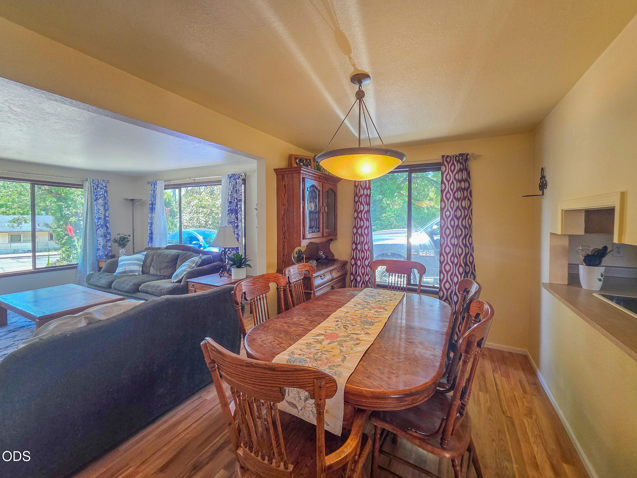 3015 Lone Pine Road Medford, OR 97504 - Photo 9 of 34