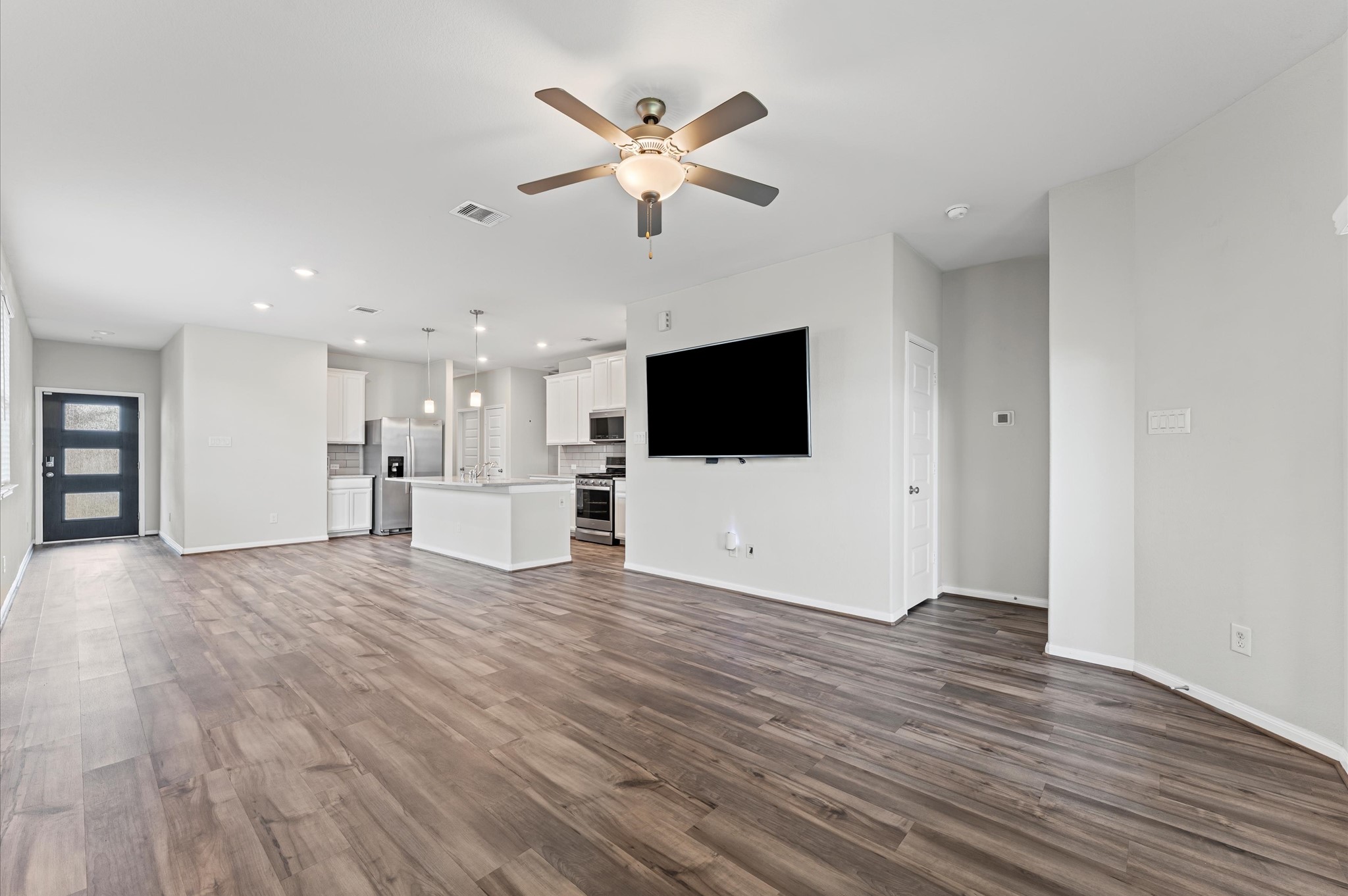 5602 Giving Grace Way Houston, TX 77048 - Photo 6 of 26