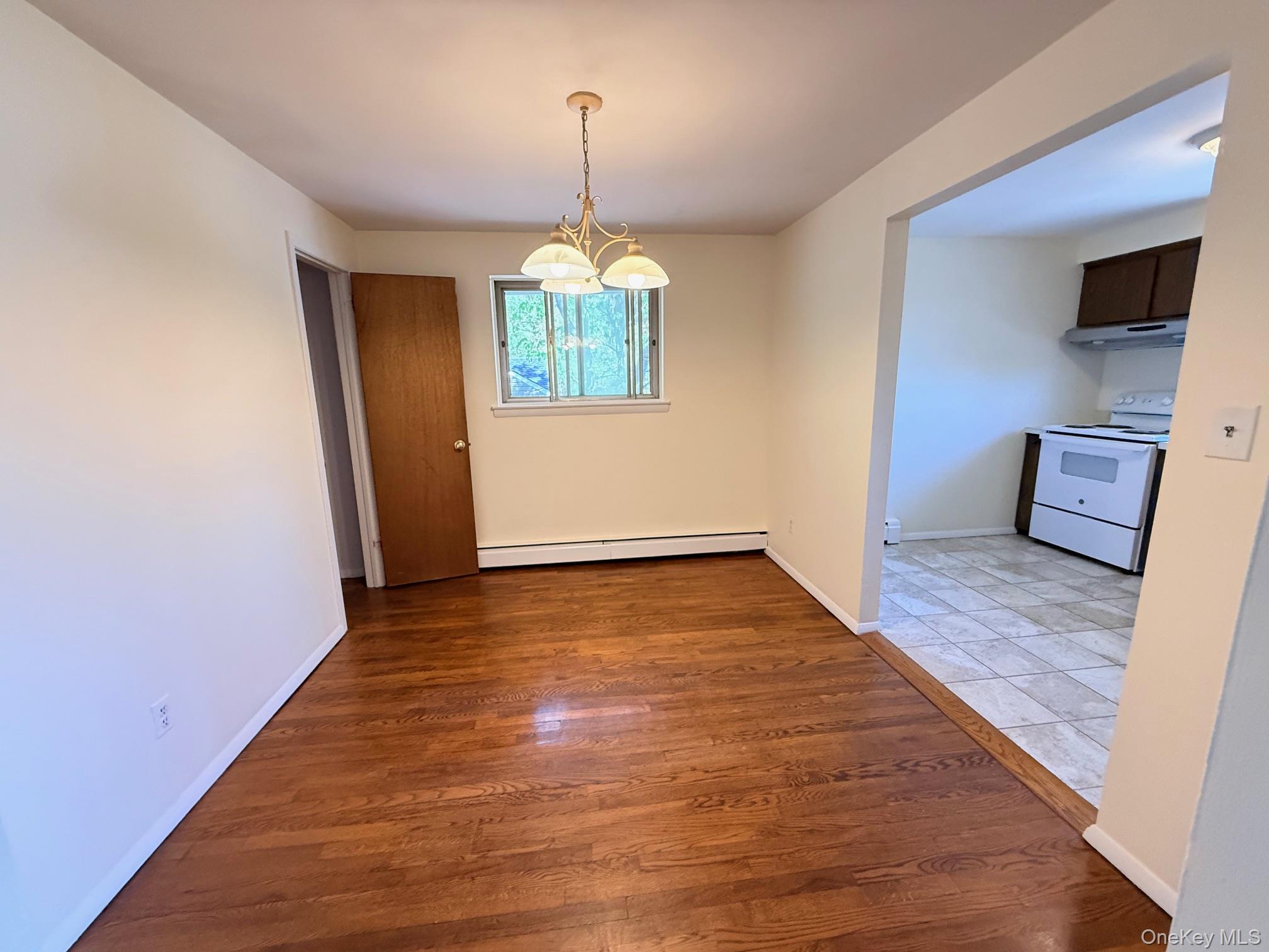 95 Graywood Road, Unit 2 Port Washington, NY 11050 - Photo 6 of 12 Dining Room