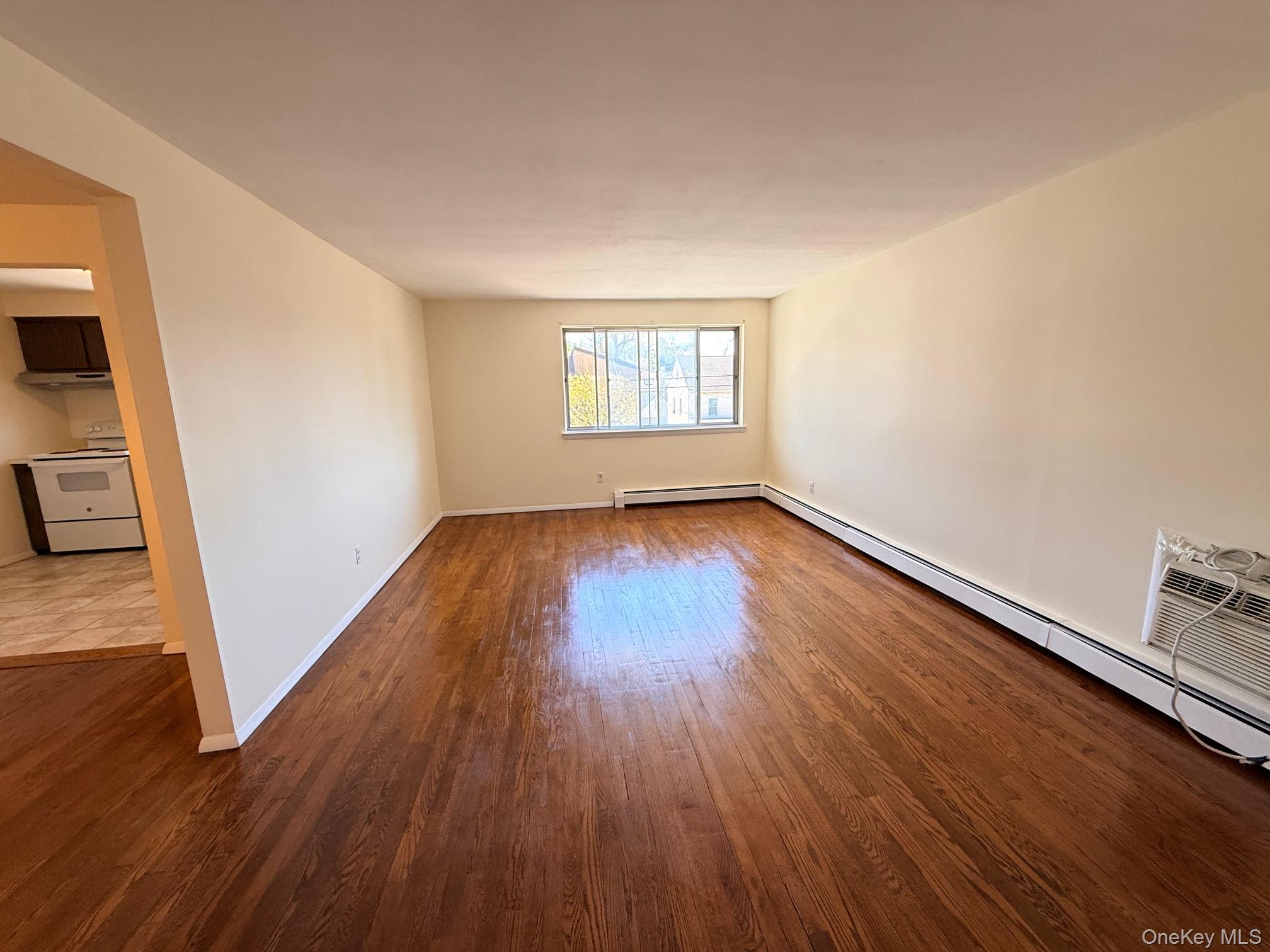 95 Graywood Road, Unit 2 Port Washington, NY 11050 - Photo 7 of 12 Living Room