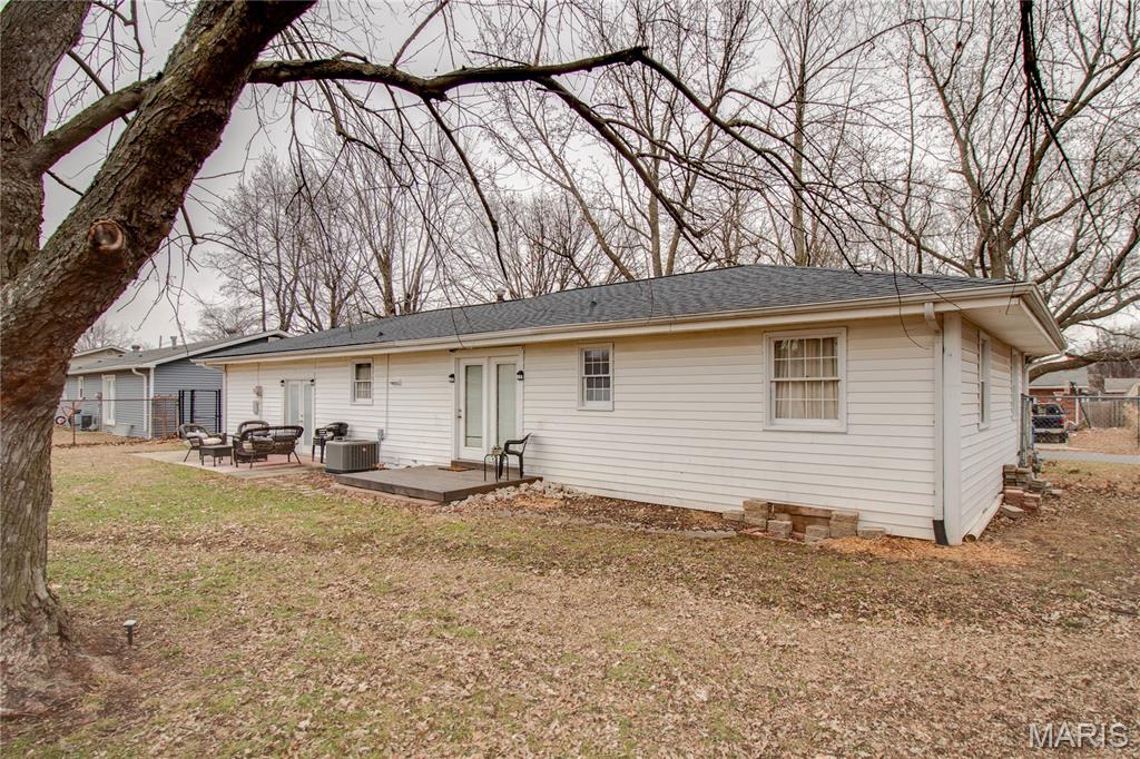 610 Vermont Street Bethalto, IL 62010 - Photo 33 of 36