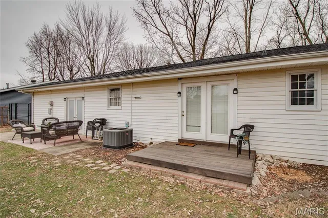 $235,000 | 610 Vermont Street, Bethalto, IL 62010