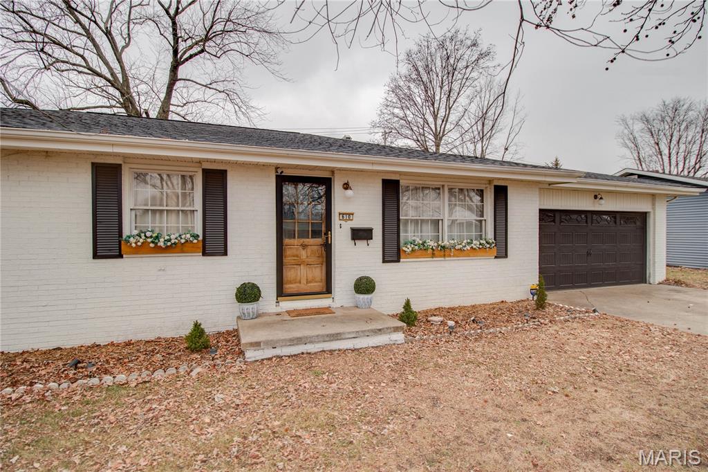 610 Vermont Street Bethalto, IL 62010 - Photo 4 of 36