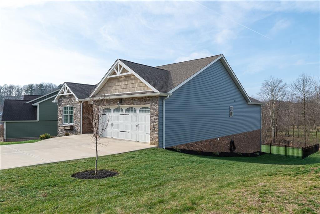 300 McWilliams Road Trafford, PA 15085 - Photo 3 of 25 Gallery Image 3