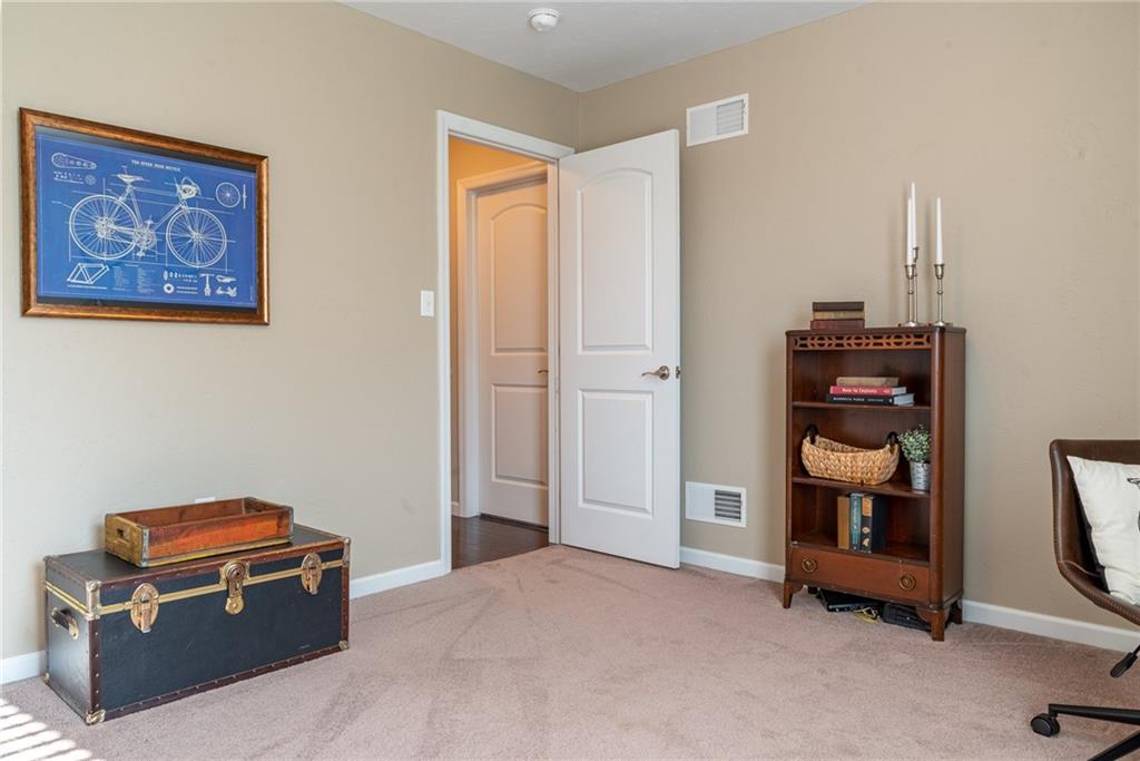 300 McWilliams Road Trafford, PA 15085 - Photo 9 of 25 Gallery Image 9