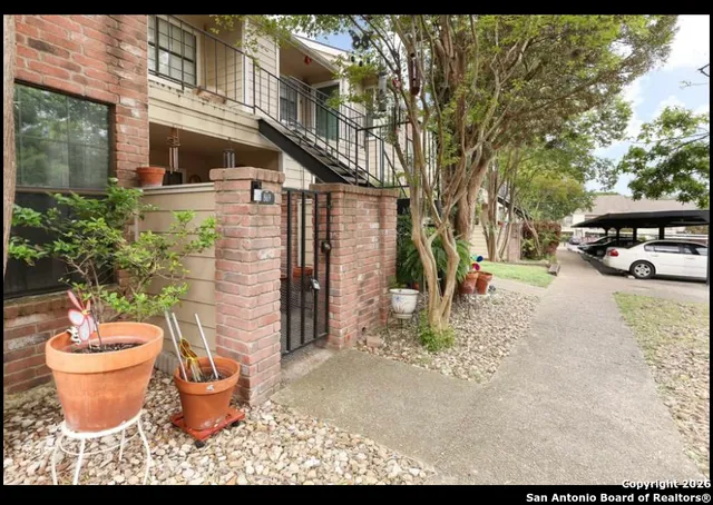 $174,900 | 11610 Vance Jackson, Unit 869, San Antonio, TX 78230