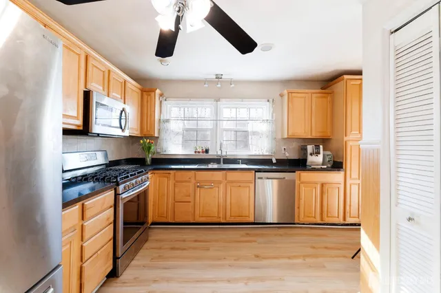 $419,000 | 8 Cardinal Lane, Unit 2, Hillsborough, NJ 08844