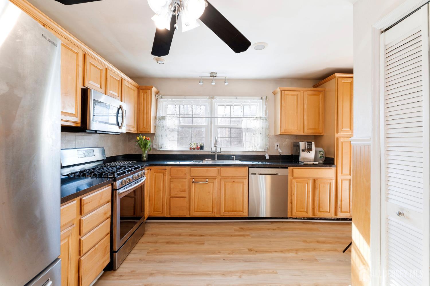 8 Cardinal Lane, Unit 2 Hillsborough, NJ 08844 - Photo 3 of 31