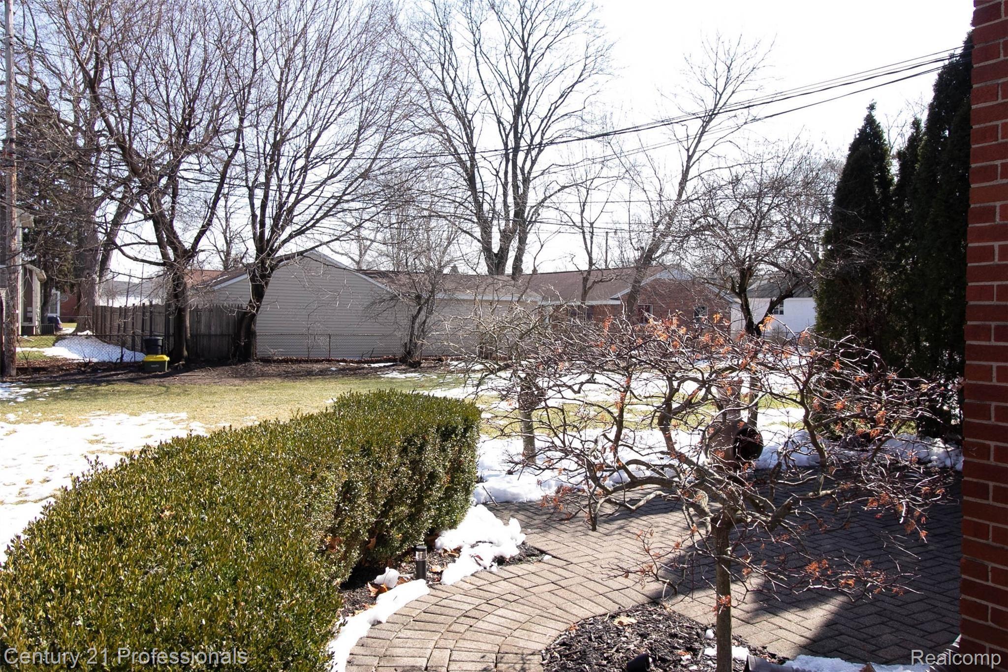 2530 Oliver Road Royal Oak, MI 48073 - Photo 24 of 58 41.jpg