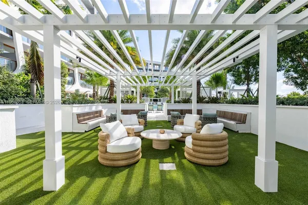 $7,000 | 3900 Alton Road, Unit 205, Miami Beach, FL 33140