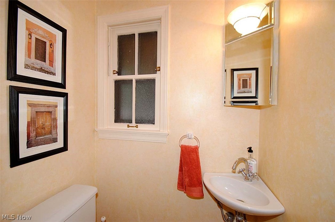 2579 Edgerton Road Cleveland, OH 44118 - Photo 15 of 34 Gallery Image 15