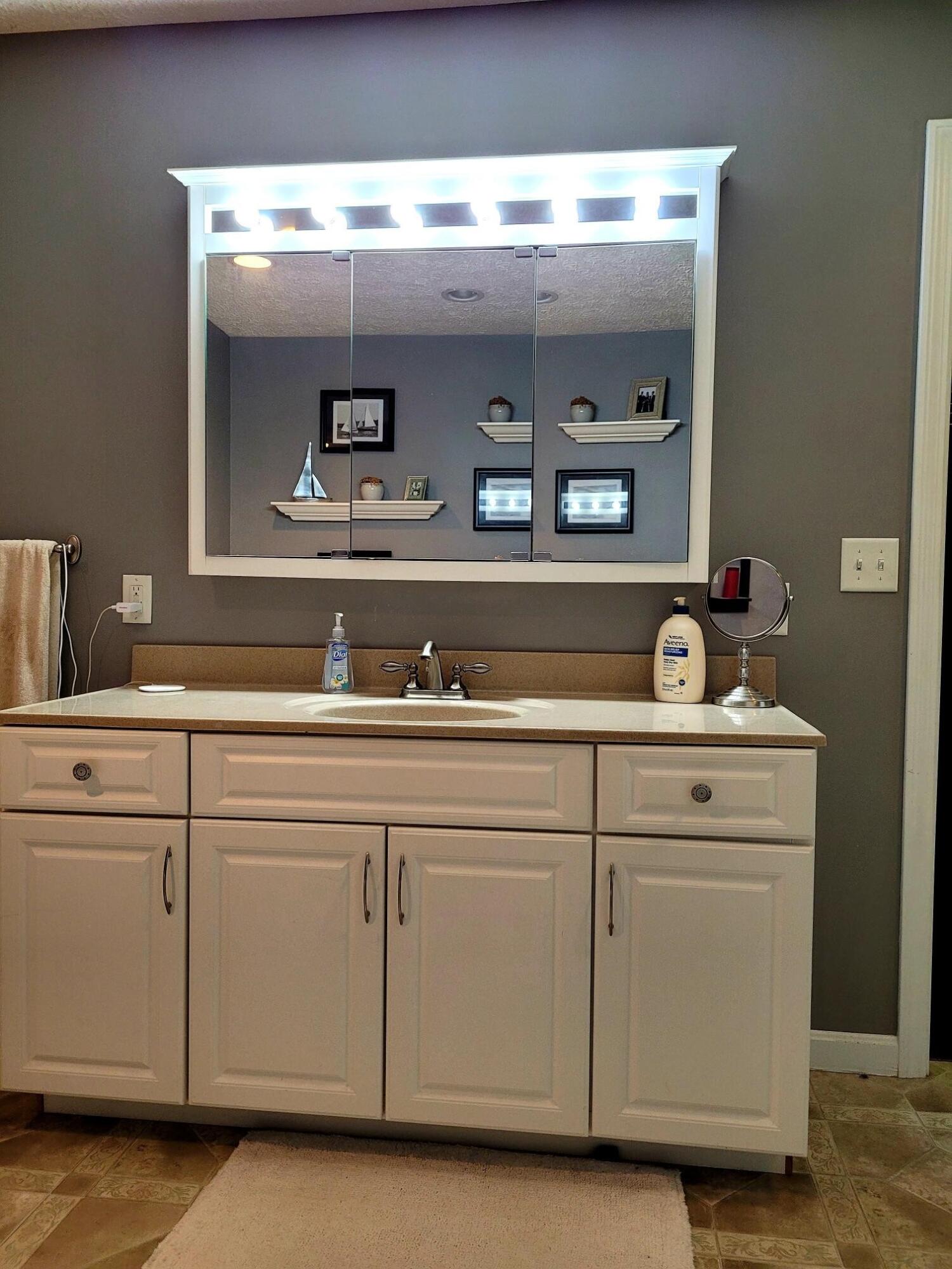 155 Kidder Road South China, ME 04358 - Photo 21 of 68 Full bath upper level