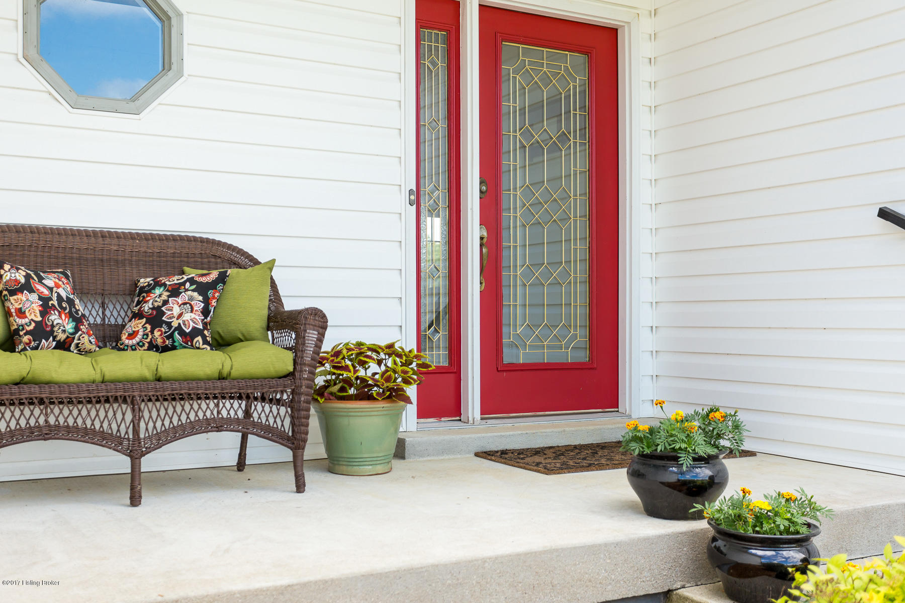 8200 Hanna Road Crestwood, KY 40014 - Photo 3 of 38 Charming covered front porch