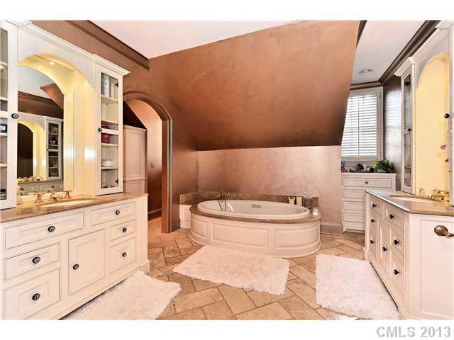 1811 Queens Road West Charlotte, NC 28207 - Photo 12 of 16 Gallery Image 12
