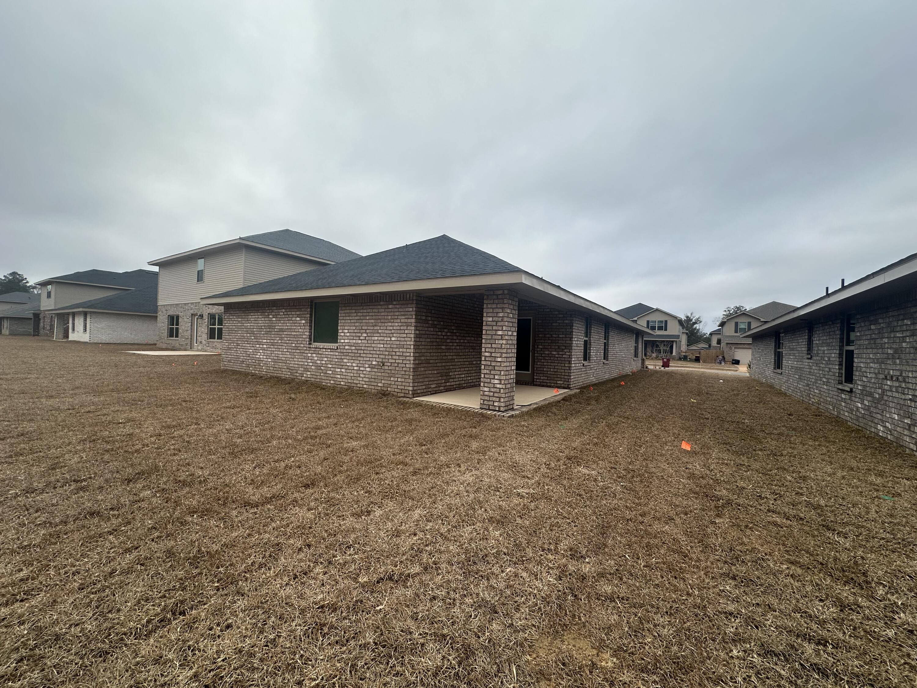 192 Ridgeway Circle Crestview, FL 32536 - Photo 3 of 4 a view of a house with a yard