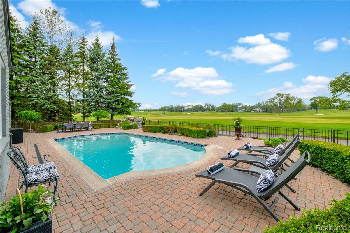 3816 West Maple Road Bloomfield Hills, MI 48301 - Photo 64 of 78 3816 W Maple_63.jpg