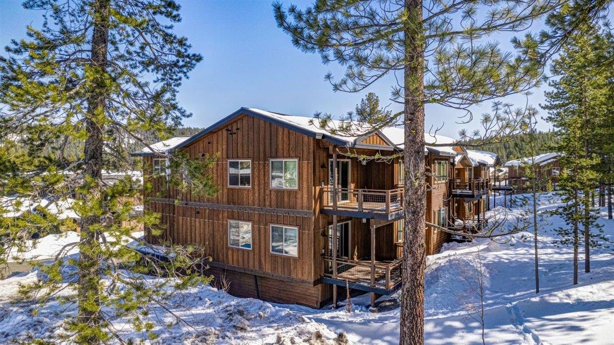 11643 McClintock Loop, Unit 3 Truckee, CA 96161 - Photo 14 of 21 a front view of a house