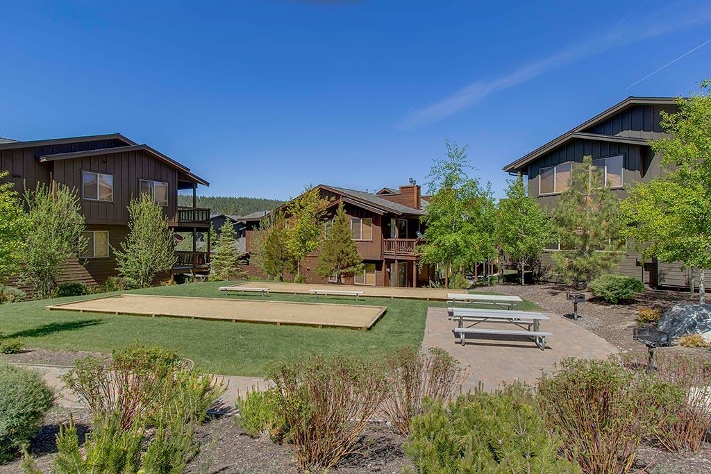 11643 McClintock Loop, Unit 3 Truckee, CA 96161 - Photo 20 of 21 a front view of a house with garden