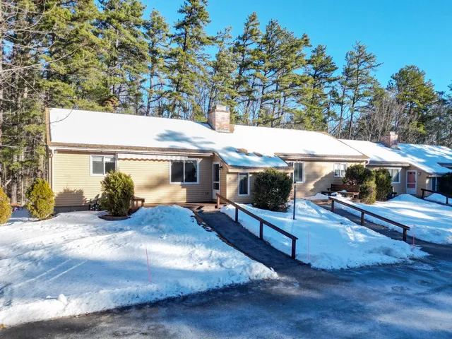 $379,900 | 56 Forest Park Way, Unit 19, Conway, NH 03860