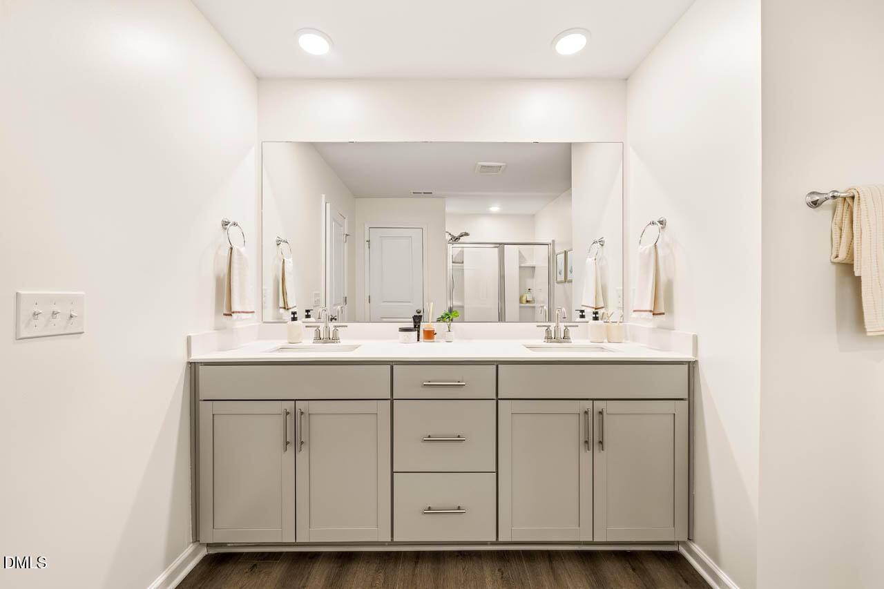 1113 Umstead Grv Way Durham, NC 27712 - Photo 24 of 32 1113UmsteadGroveWay-045