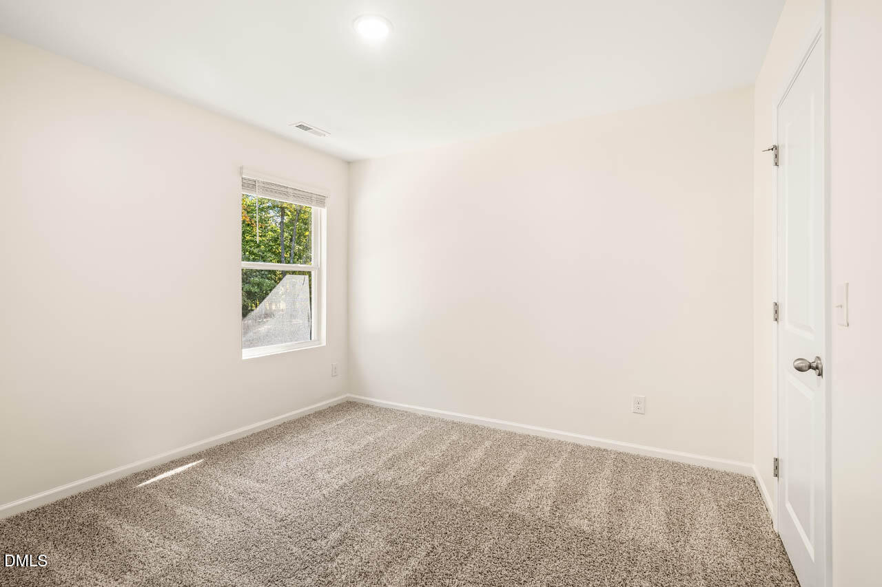 1113 Umstead Grv Way Durham, NC 27712 - Photo 26 of 32 1113UmsteadGroveWay-040