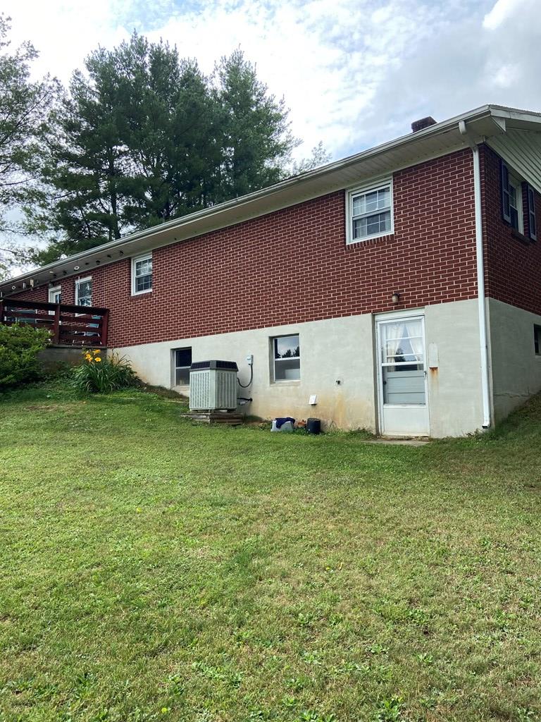 2608 Hebron Road Galax, VA 24333 - Photo 3 of 13 Gallery Image 3