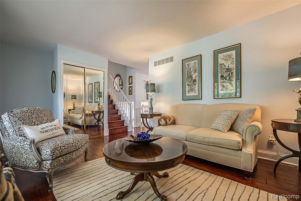 20355 Rippling Lane Northville, MI 48167 - Photo 4 of 45 Gallery Image 4