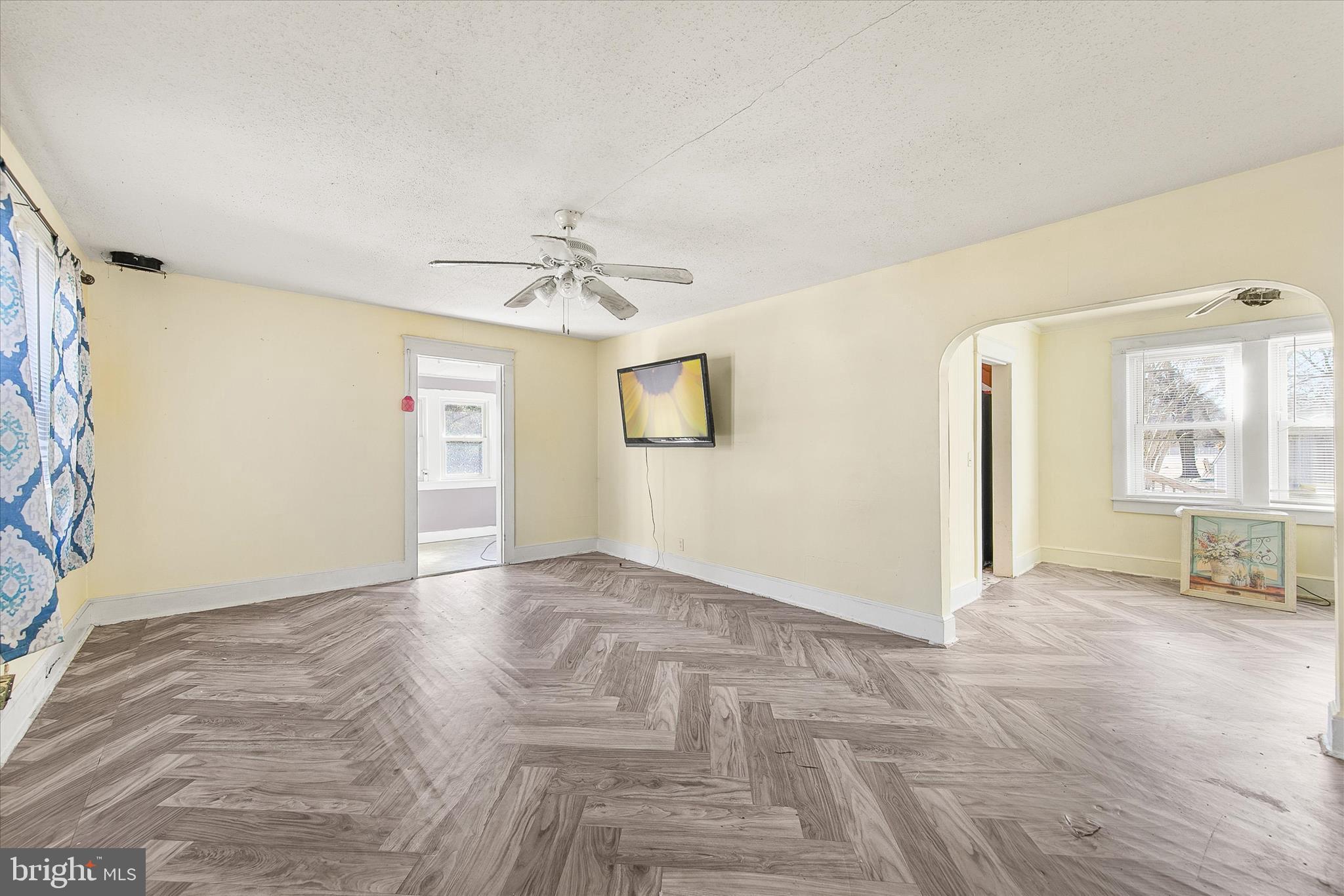 5 Cemetery Road Selbyville, DE 19975 - Photo 7 of 38 Living Room